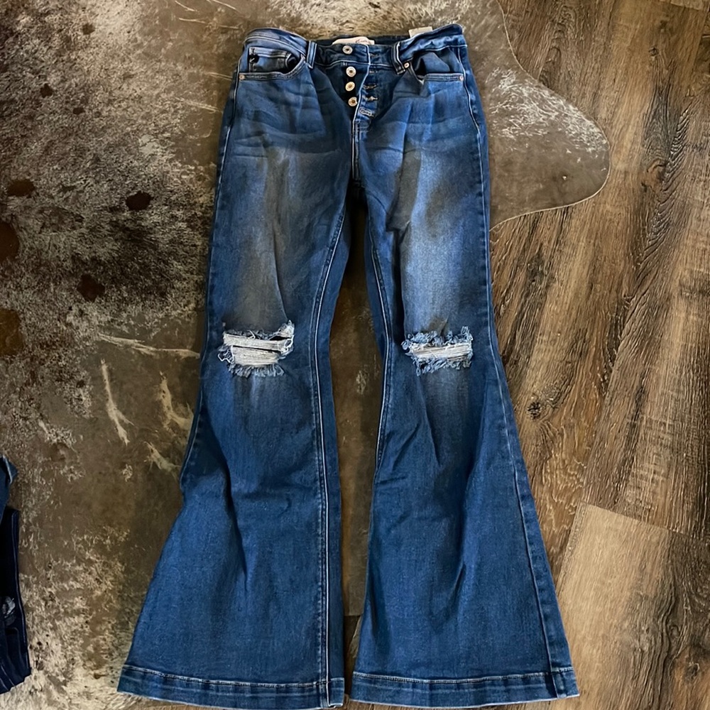 Kancan flare petite jean